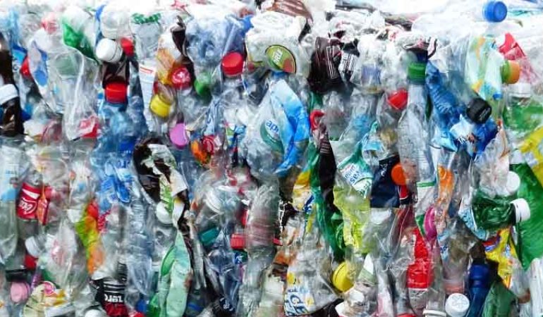 Científicos descubren la manera de convertir el plástico no reciclable en energía
